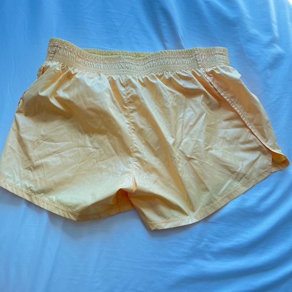 Womens small Nike shorts yellow - Picture 2 of 3